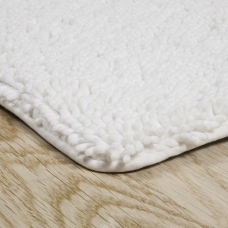 Hastings Home Hastings Home Memory Foam Shag Bath Mat 2-feet by 5-feet - White 567777FPB